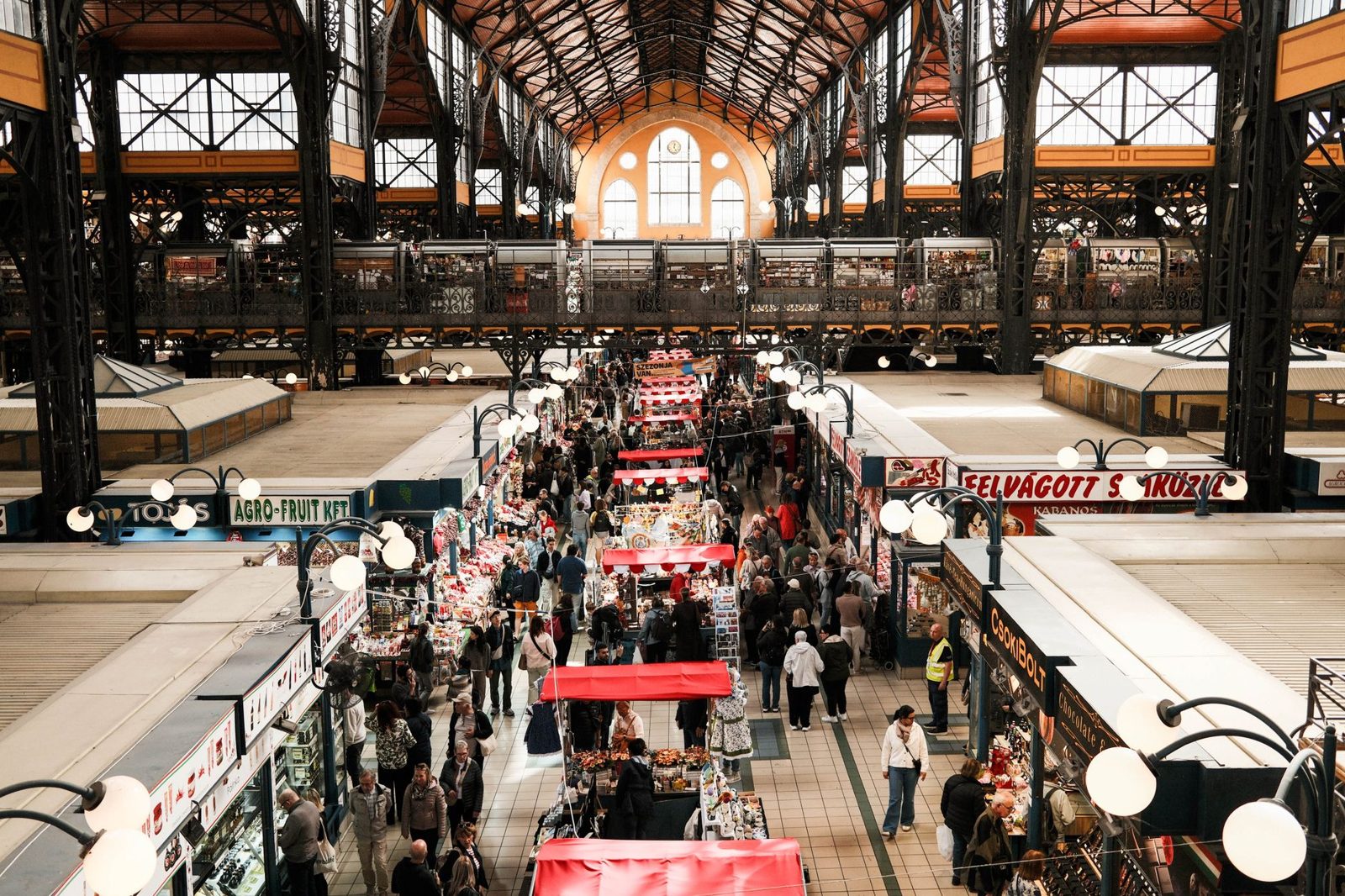 A market hall, key to a good Budapest budget