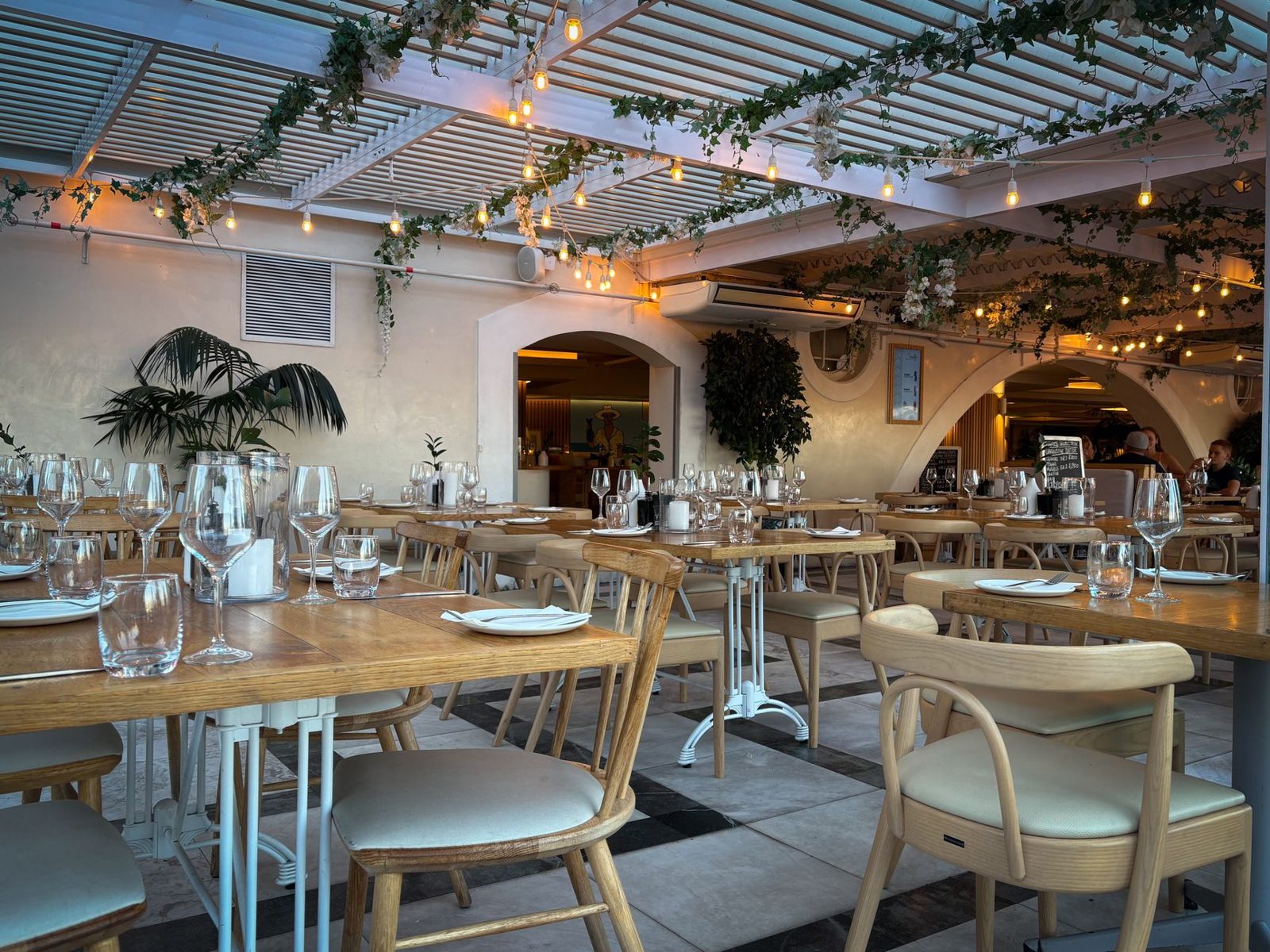 Elegant Michelin-starred dining room in Budapest