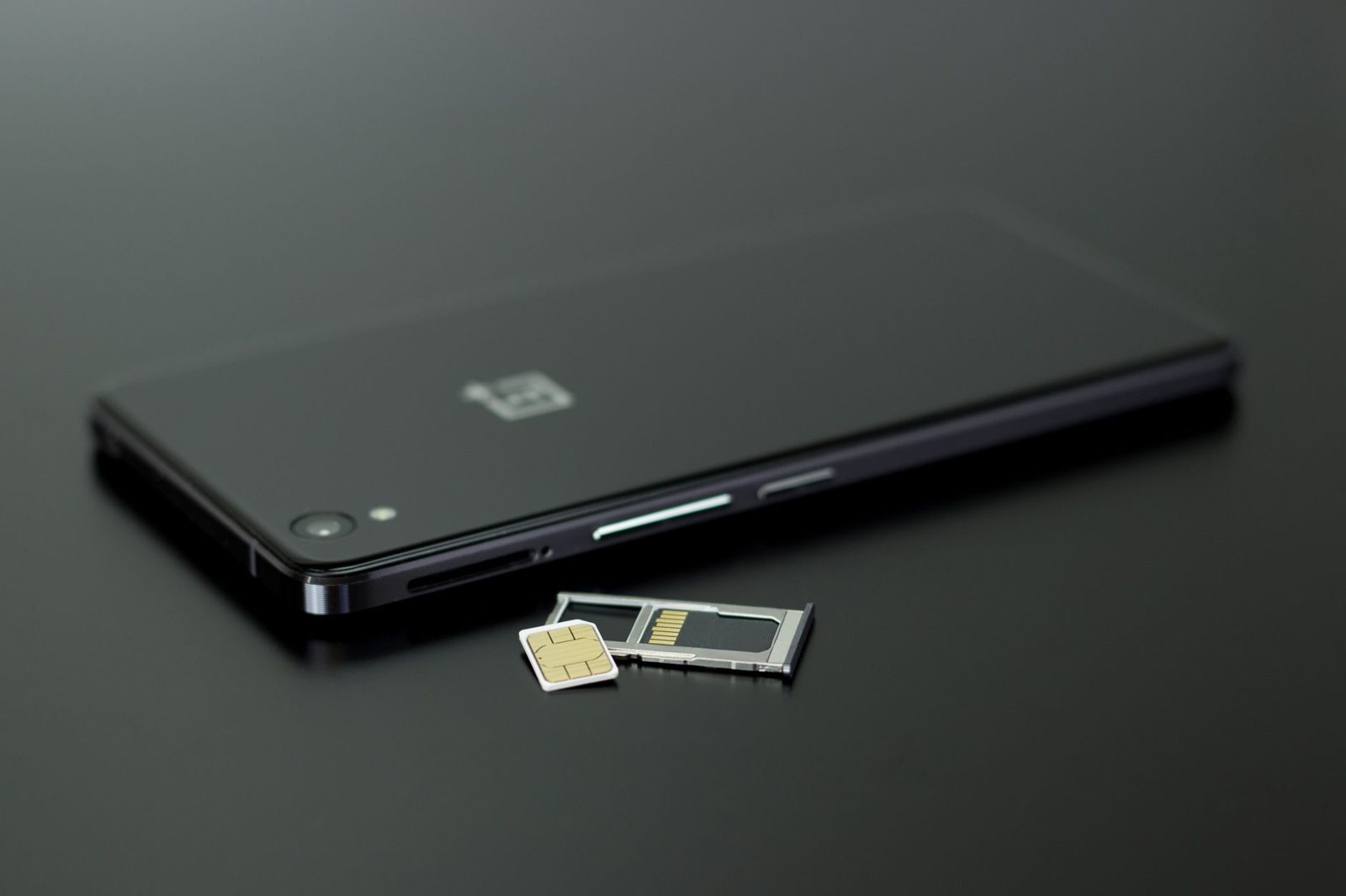 Setting up a Budapest SIM card on a smartphone