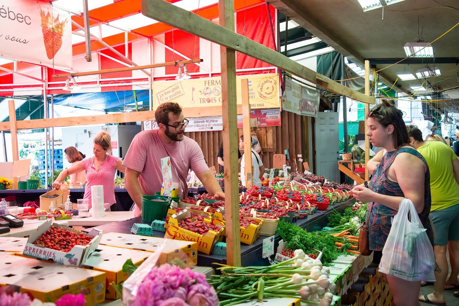 The Sunday farmers' market at Szimpla Kert